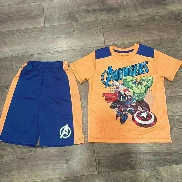 Marvel Avengers Boys’ T-Shirt and Shorts Set - Size 7 - Picture 1 of 4